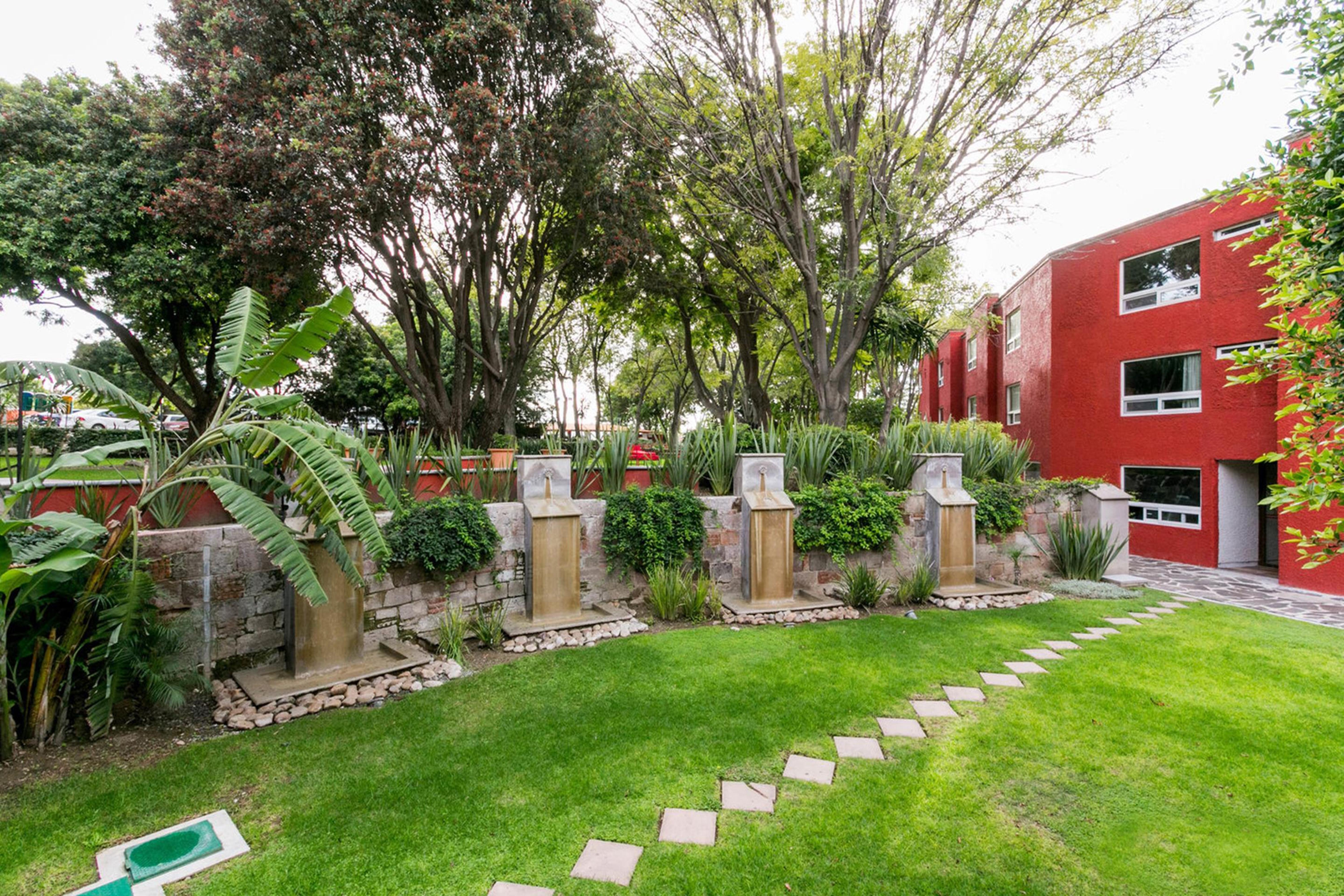 Real De Minas San Miguel De Allende Kültér fotó Fountains at the school