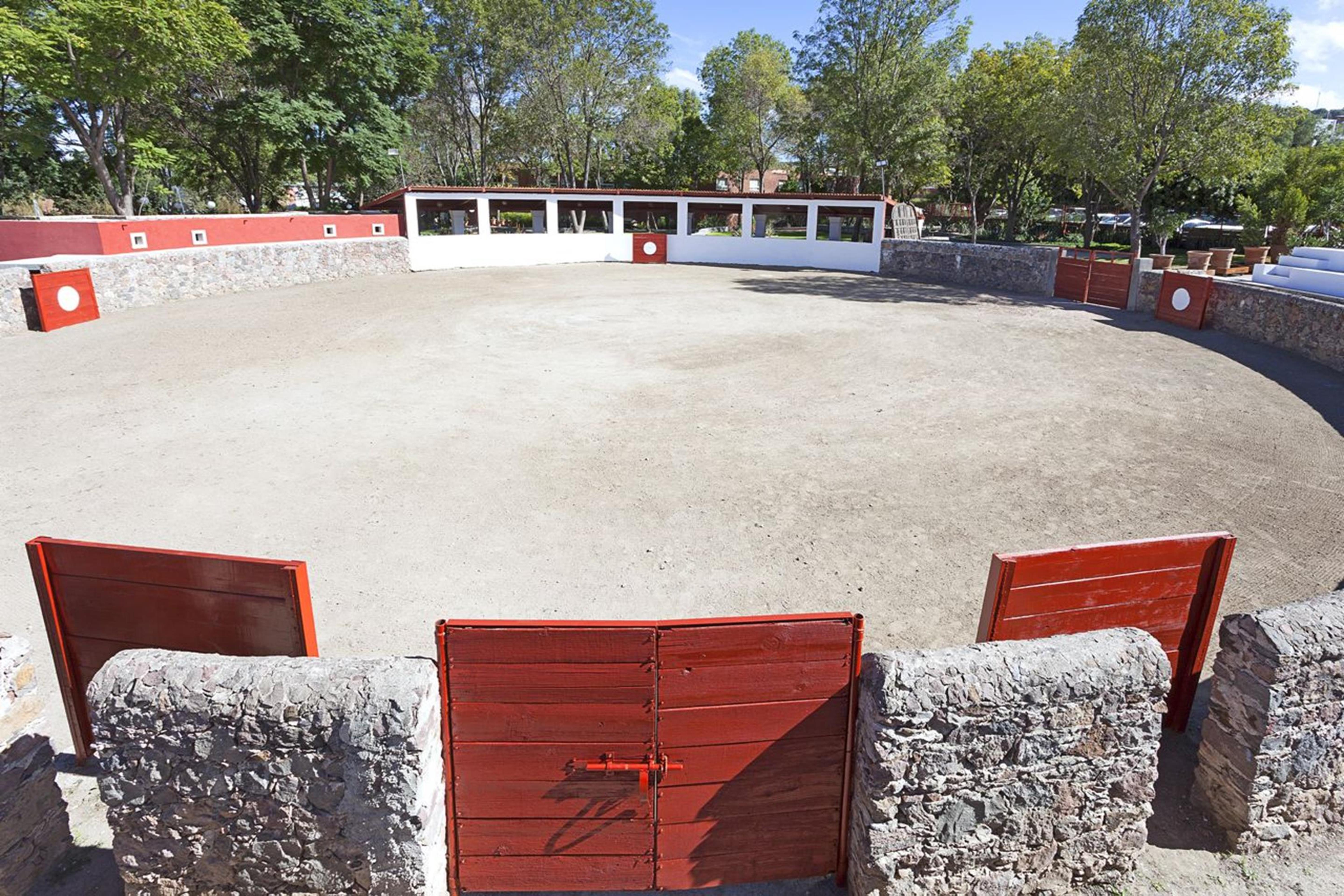 Real De Minas San Miguel De Allende Kültér fotó The bullring